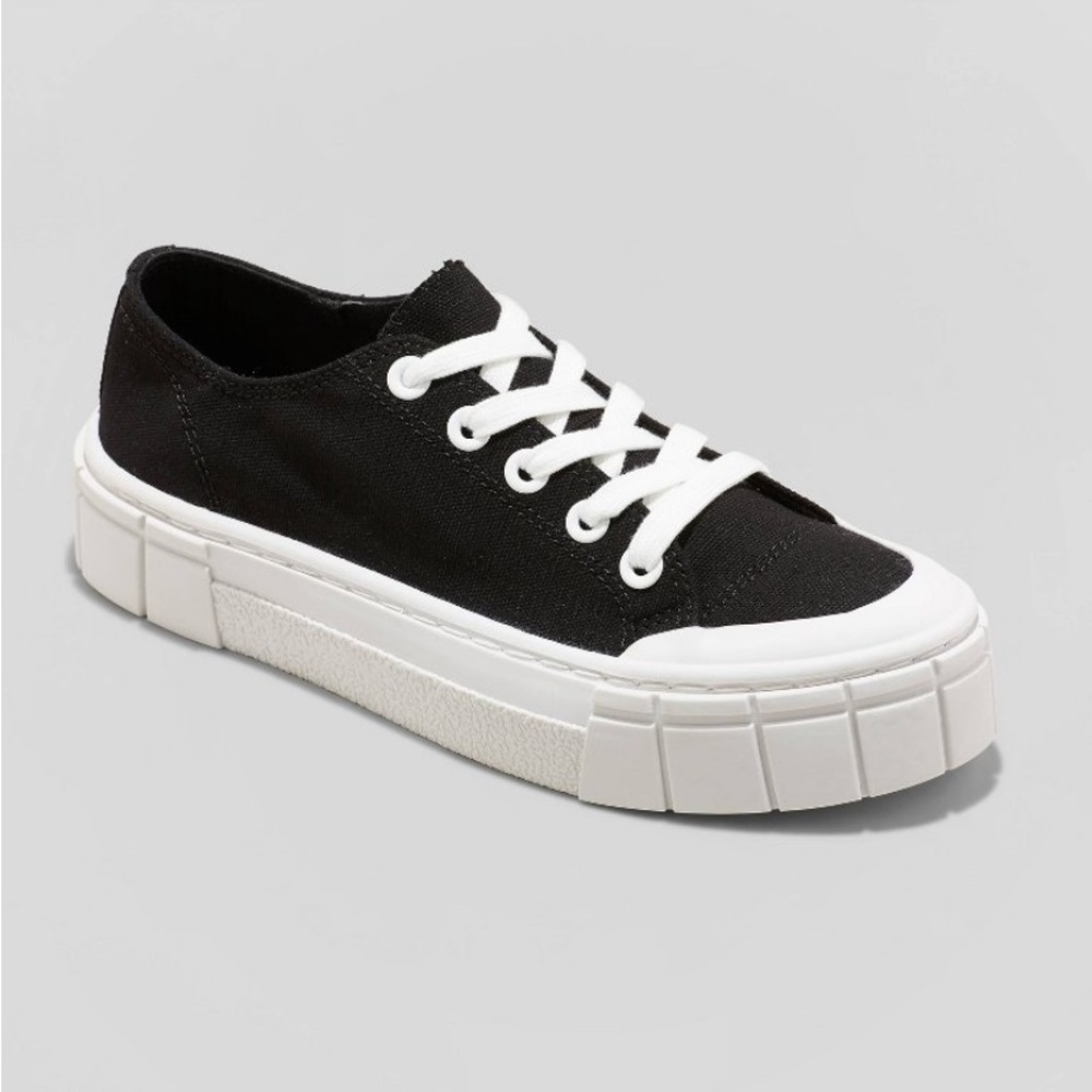 Mad Love Women's Fran Sneakers nwt
